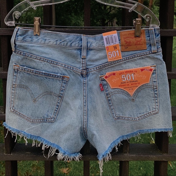 NWT Levi’s Straight Leg Button Fly Shorts 29 - Picture 2 of 6